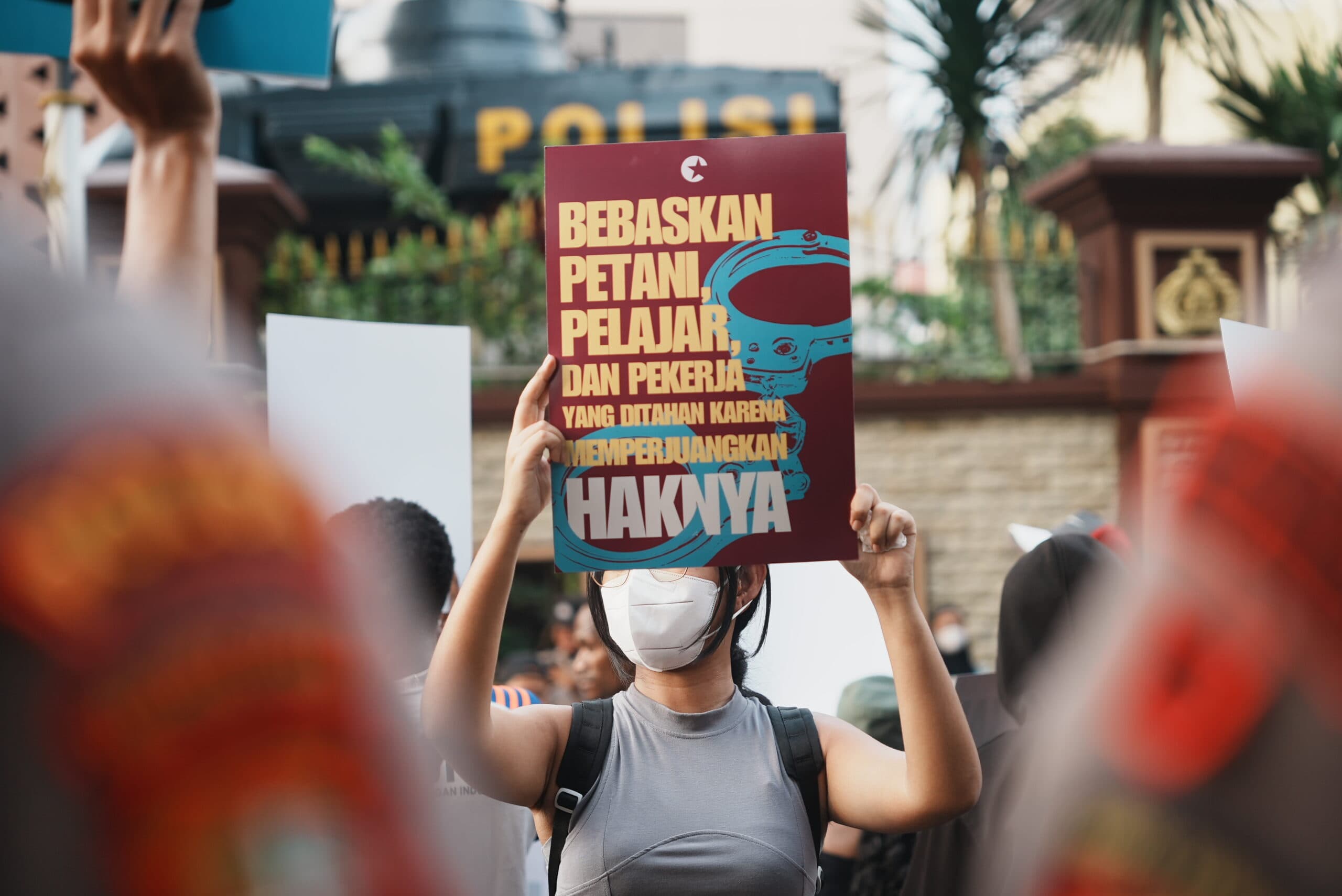 Bebaskan Tahanan Politik, Stop Perburuan Aktivis, Lawan Ketakutan!