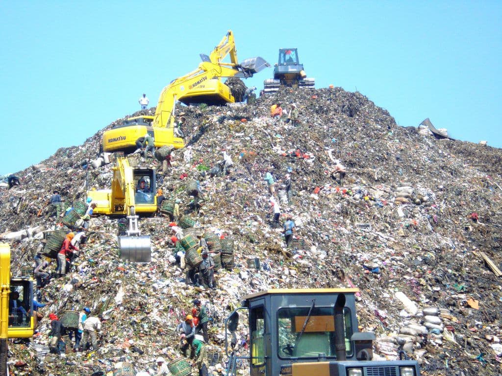 Hari Tanpa Sampah Sedunia: Tragedi Bantargebang Bukti Gagalnya Sistem Pengelolaan Sampah Indonesia
